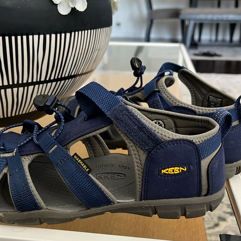 Kids sandals - size 6